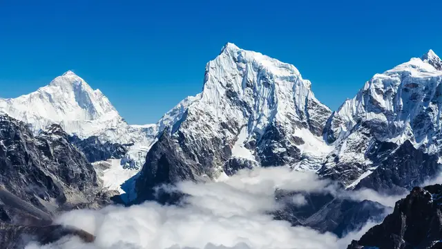 Video thumbnail for Why the Himalayan Mountains Don't Have Volcanoes