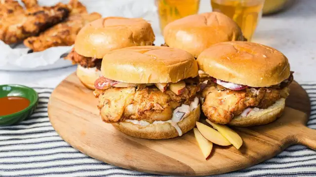 Video thumbnail for This Crispy Peach Chicken Sandwich Is Uniquely Sweet