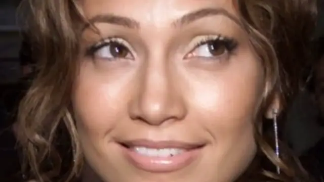 Video thumbnail for An Eyebrow Change Drastically Changed How These Celebs Look