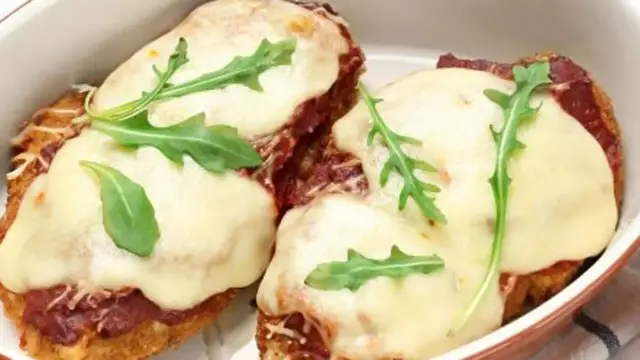 'Video thumbnail for Restaurant Foods To Steer Clear Of According To Chefs'