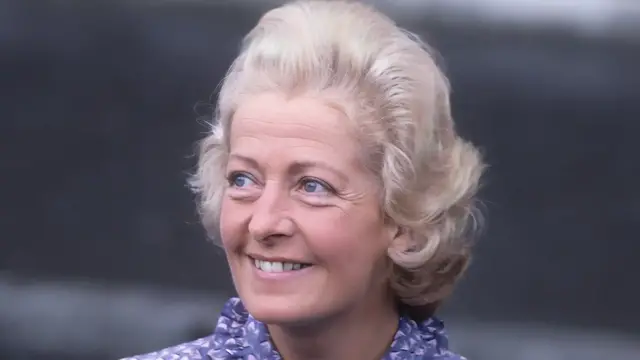 Video thumbnail for What Princess Di's Family Said About The Royals After Her Death