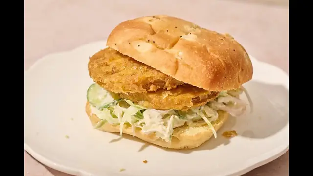 'Video thumbnail for Our Curried Fried Green Tomato Sandwich Is Early Fall Picnic-Worthy'