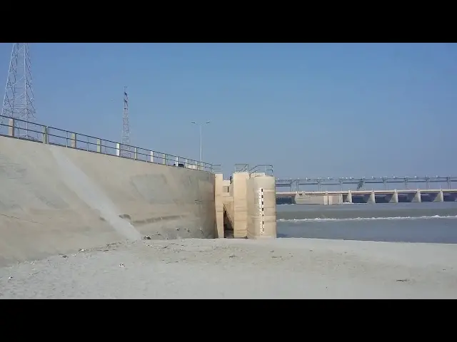 'Video thumbnail for Taunsa Barrage at Indus River, Punjab, Pakistan | Tour of Taunsa Barrage( تونسہ بیراج‬) Kot Addu'