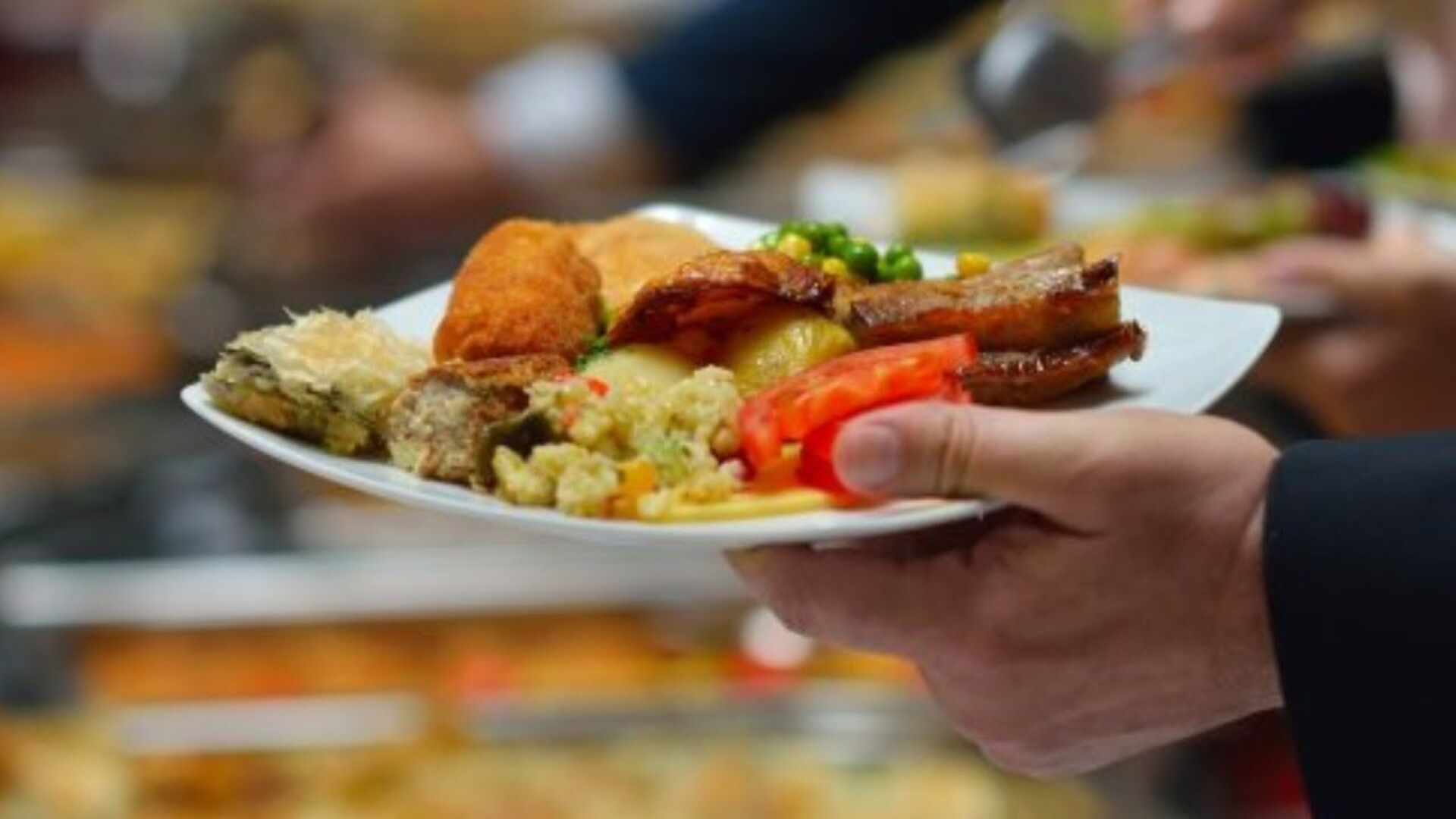Video thumbnail for Workers Reveal What It's Really Like To Work At A Buffet