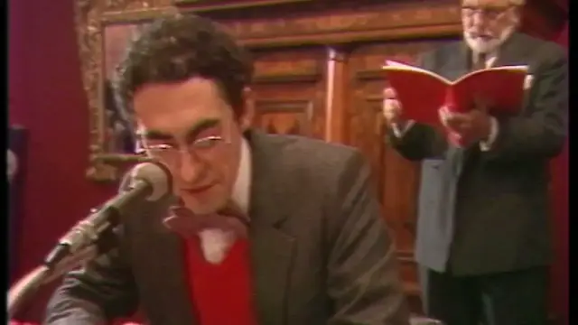 Video thumbnail for Serge Gainsbourg - Vente aux enchères - La Marseillaise  - 1981