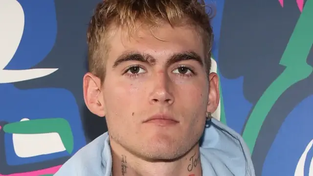 Video thumbnail for The Tragedy Of Cindy Crawford's Son, Presley, Is Just So Sad