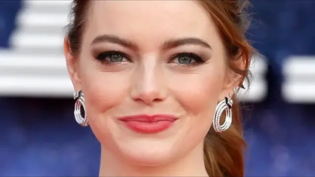 Video thumbnail for Celebs' Awkward Encounters With Their Celebrity Crushes Explained