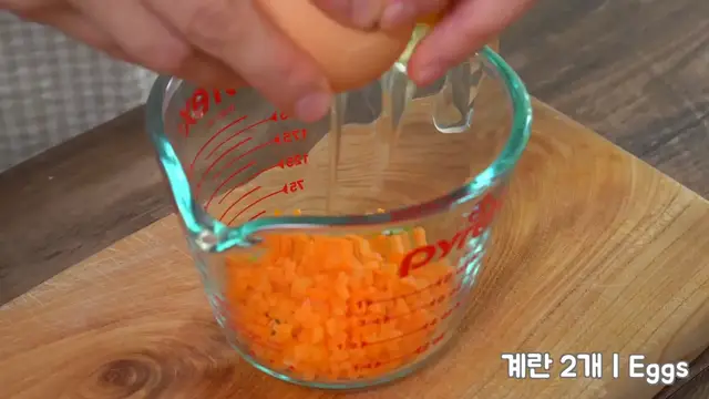 'Video thumbnail for 초간단 아침식사_ 부드러운 계란 치즈 토스트_ 한입에 터지는 맛___👍 _ [MV] 냉장고를 부탁해(720P_HD)'