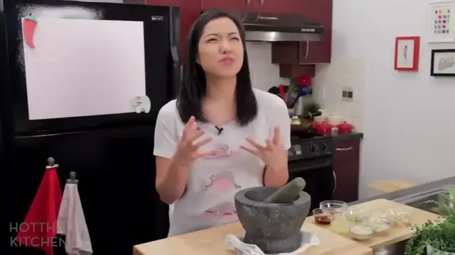 'Video thumbnail for Yum Woon Sen Recipe (glass noodle salad 2.0) ยำวุ้นเส้น - Hot Thai Kitchen_(720P_HD)'