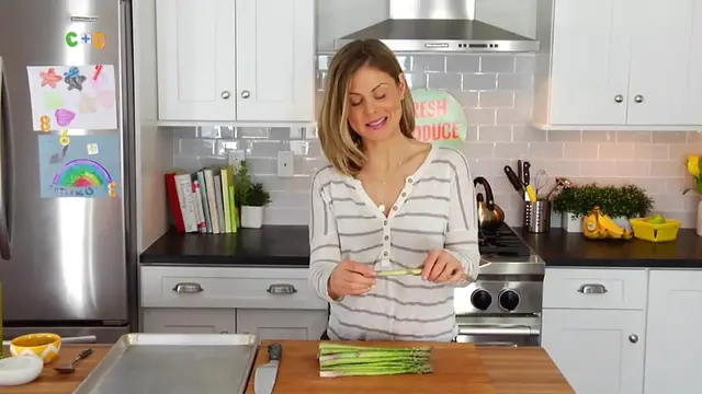 Video thumbnail for How To Make Perfectly Roasted Asparagus(720P HD)