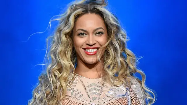 Video thumbnail for Pop Stars That Are Totally Hated By Other Celebrities