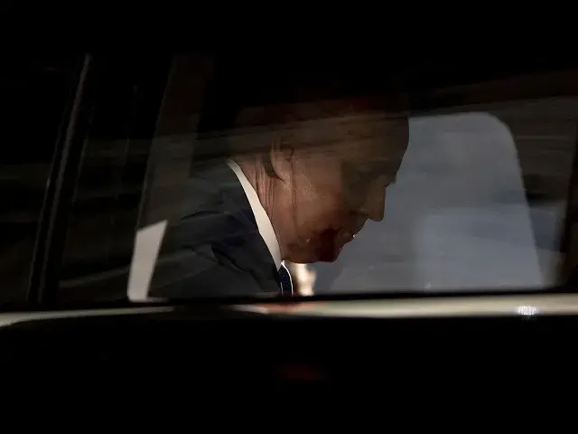 Video thumbnail for 'Biden, You Can't Hide!' - President Whisked Away As Mob Descends On White House