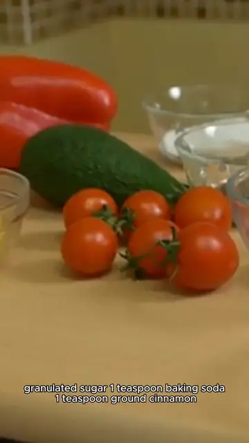 Video thumbnail for hummingbird cake recipe