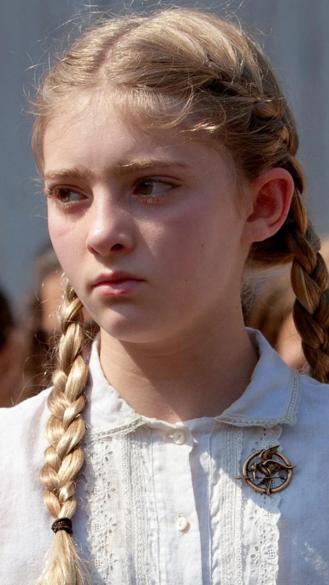 Video thumbnail for Prim From The Hunger Games Is Gorgeous Now