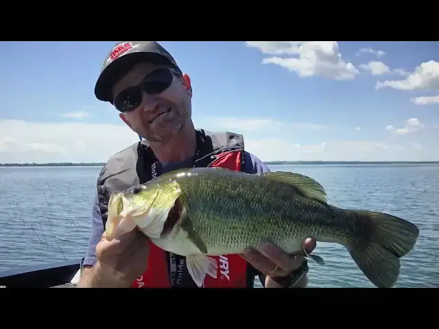'Video thumbnail for Lake Simcoe Bass Fishing | Fish'n Canada'