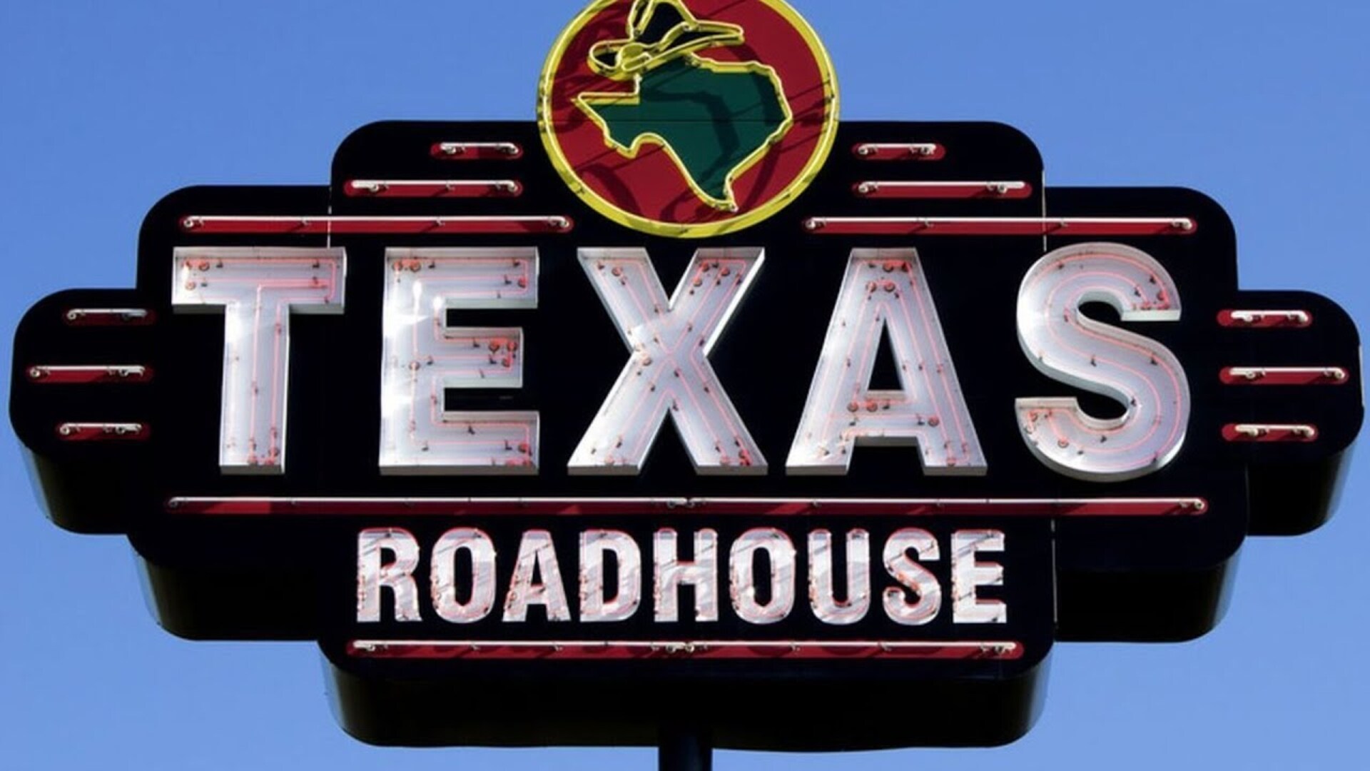 Video thumbnail for Don't Eat At Texas Roadhouse Again Until You Watch This