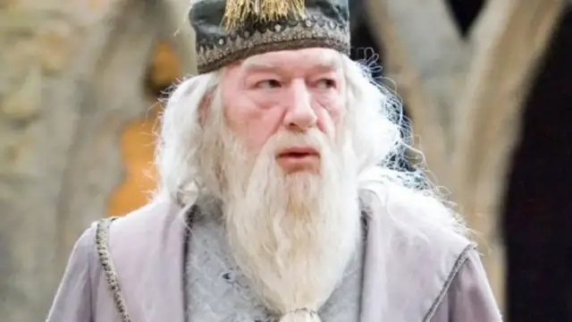 Video thumbnail for Dumbledore's Entire Backstory Explained
