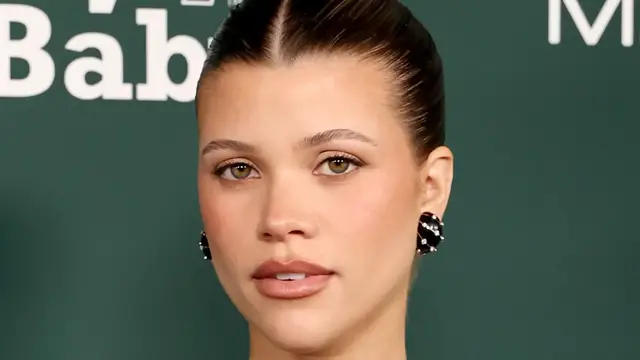 Video thumbnail for Lionel Richie's Daughter Has Grown Up To Be Gorgeous