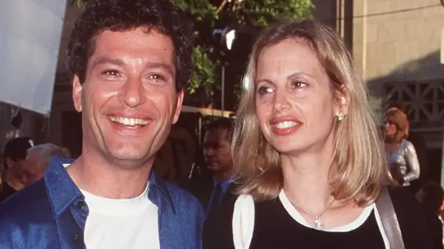 'Video thumbnail for The Truth About Howie Mandel's Wife Terry Is Tumbling Out'