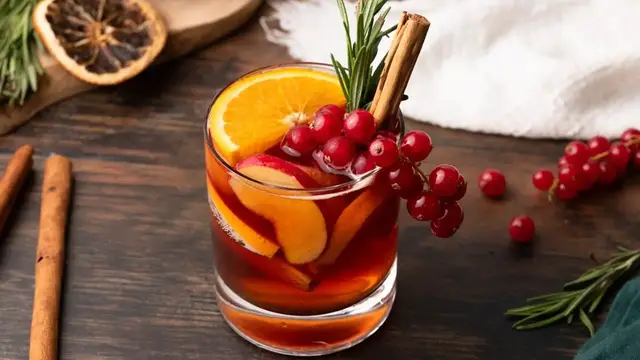 Video thumbnail for Wintry Christmas Pimm's Cup Cocktail