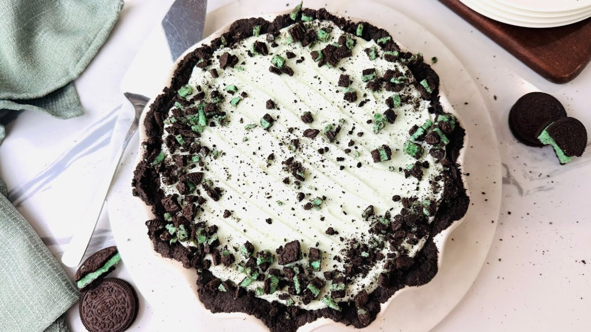 Video thumbnail for Old-Fashioned Grasshopper Pie Recipe
