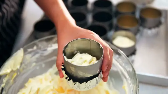 Video thumbnail for Oreo Cheesecake Recipe