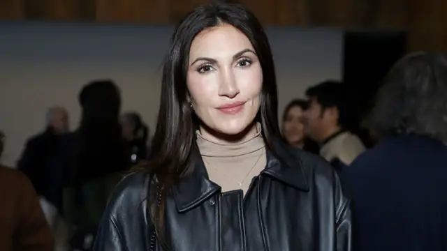 Video thumbnail for Jackie Sandler's Best Red Carpet Moments That Had Heads Turning