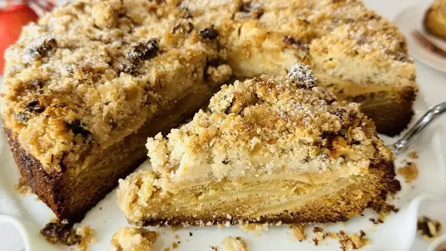 'Video thumbnail for This Decadent Honey Apple Crumb Cake Recipe Is The Sweet Way To Celebrate Rosh Hashanah'