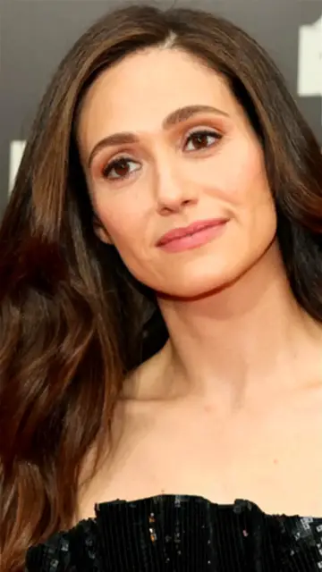 Video thumbnail for Shameless Star Emmy Rossum Stuns When She Rocks Her Natural Hair Texture