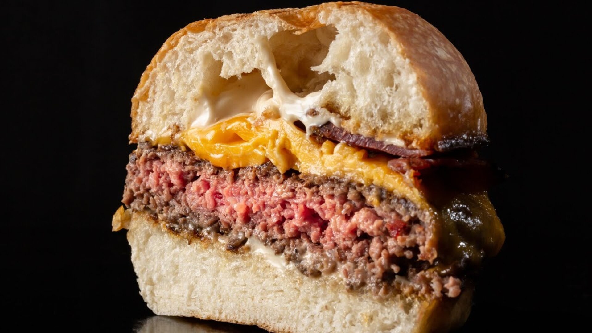 Video thumbnail for Mistakes You Make When Ordering A Burger At A Sit-Down Joint