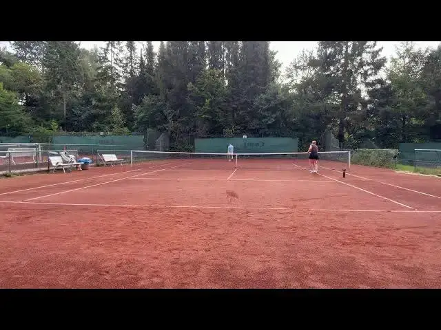 Video thumbnail for Tennis in der Sonne