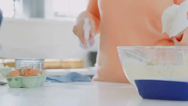 Video thumbnail for Cleaning Your Stovetop Naturally