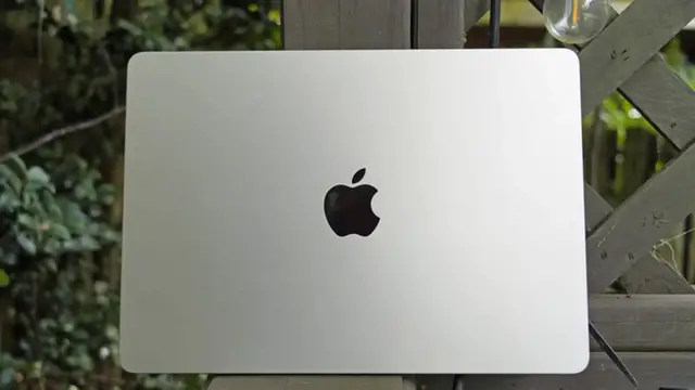 Video thumbnail for Apple Upgrade Is A Great Deal On Paper, But Make Sure You Read The Fine Print