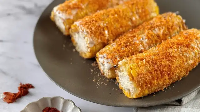 Video thumbnail for Fire-Grilled Corn On The Cob, LongHorn Steakhouse-Style