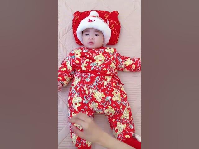 Video thumbnail for Keep your little one warm and adorable with this festive baby winter outfit ❤️ Soft, coz