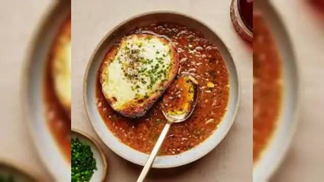 Video thumbnail for French onion soup recipe