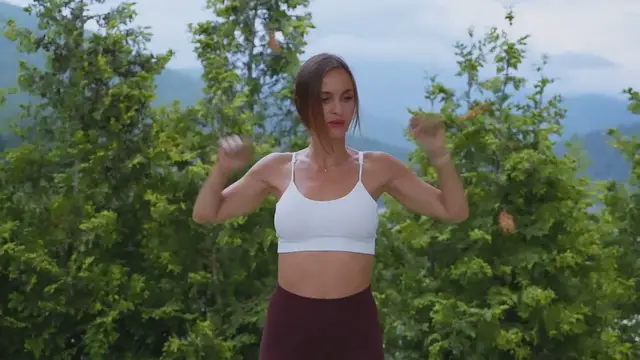 Video thumbnail for Lizzo_s_Inspiring_Fitness_Journey