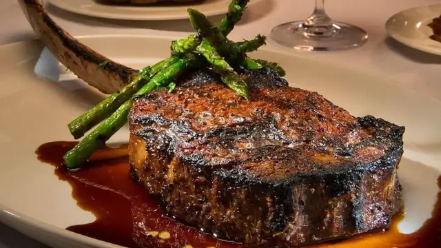Video thumbnail for Regional Steakhouse Chains We Wish Were Everywhere
