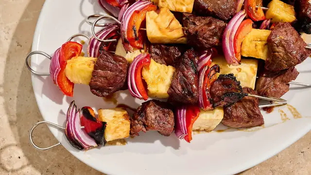 Video thumbnail for Hawaiian-Style Teriyaki Beef Kabobs Recipe
