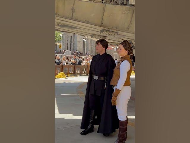 Video thumbnail for Luke and Leia at Star Wars: Galaxy’s Edge