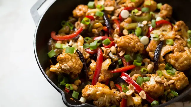 Video thumbnail for Crispy Kung Pao Cauliflower Recipe