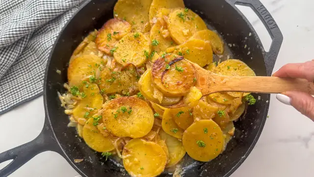 Video thumbnail for Southern Smothered Potatoes Recipe