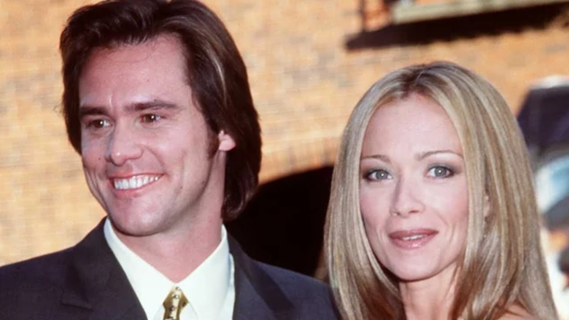 Video thumbnail for The Truth About Actress Lauren Holly