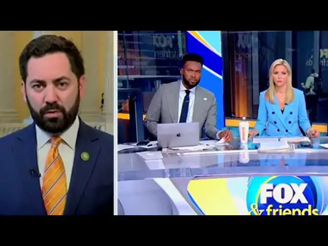Video thumbnail for Fox News Set Goes Haywire - Chaotic Scene Forces Host To Cut To Commercial