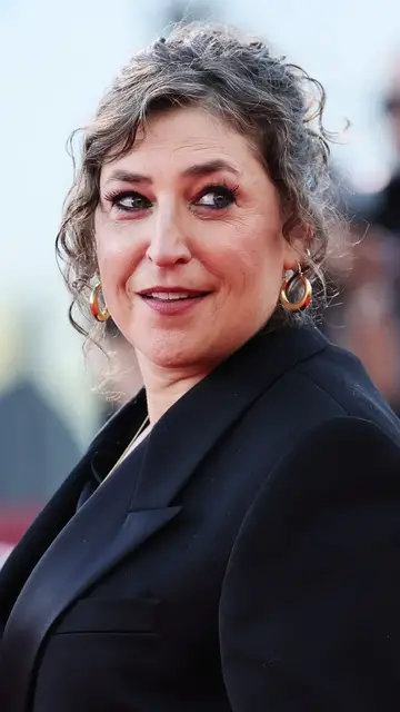 Video thumbnail for Mayim Bialik Was Changed Forever After Her Divorce