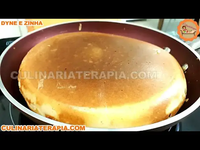 Video thumbnail for Aprenda Como Fazer Bolo Salgado de Frigideira com Mussarela e Carne Ensinado por Especialista!