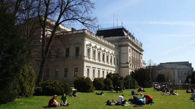 Video thumbnail for Karl-Franzens-Universität in Graz Zentrum für Wissen und Innovation