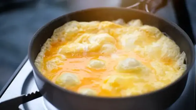 'Video thumbnail for Do Australian Folded Eggs Live Up To Their Hype?'