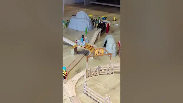 'Video thumbnail for Fun ways to combine your wooden train set'