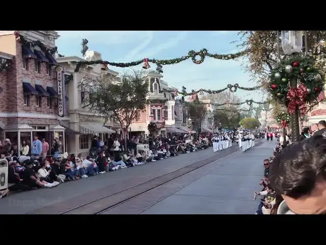 Video thumbnail for Walking in a Winter Wonderland | Disneyland Band | Holidays at the Disneyland Resort 2025 4K